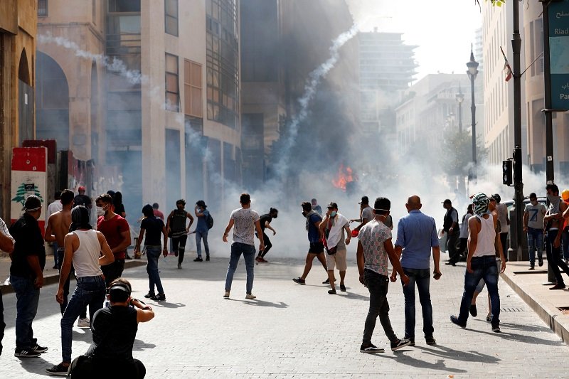 2020-08-08T133643Z_1_LYNXNPEG770EJ_RTROPTP_4_LEBANON-SECURITY-BLAST-PROTESTS.JPG
