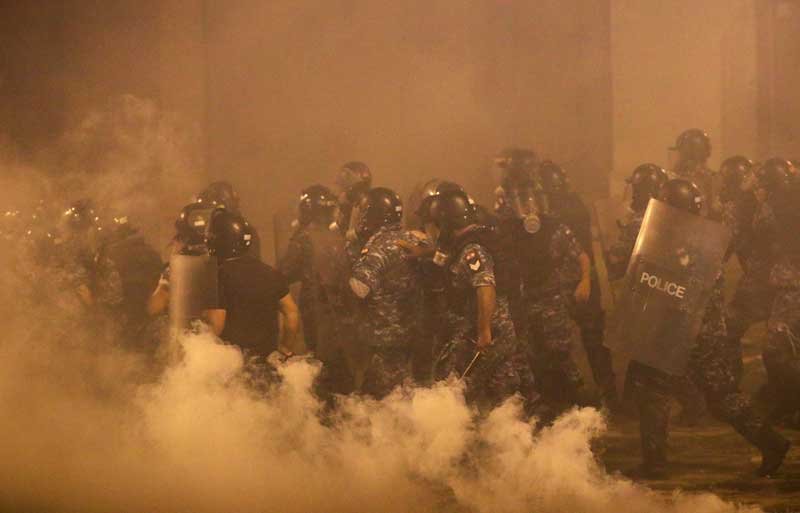 2020-08-09T185556Z_1_LYNXNPEG780H0_RTROPTP_4_LEBANON-SECURITY-BLAST-PROTESTS.JPG