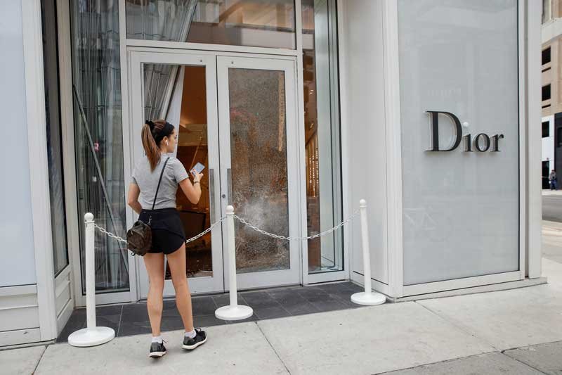 2020-08-10T165801Z_1_LYNXNPEG791D8_RTROPTP_4_USA-CHICAGO-LOOTING.JPG
