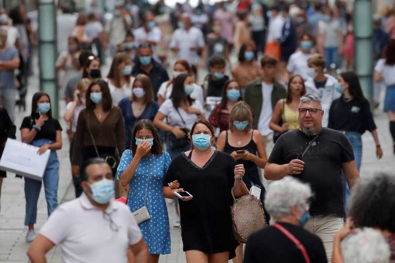 2020-08-24T210454Z_1_LYNXMPEG7N1NF_RTROPTP_4_HEALTH-CORONAVIRUS-FRANCE-MASKS.JPG