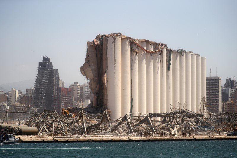 2020-08-26T190304Z_2_LYNXMPEG7P1G0_RTROPTP_3_LEBANON-SECURITY-BLAST-GOVERNMENT.JPG