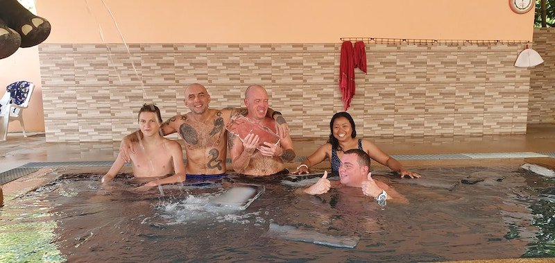 741850051_NowThatsARealIceBath.jpg.3a881cd968f02d3cffb4c8e39ba91226.jpg