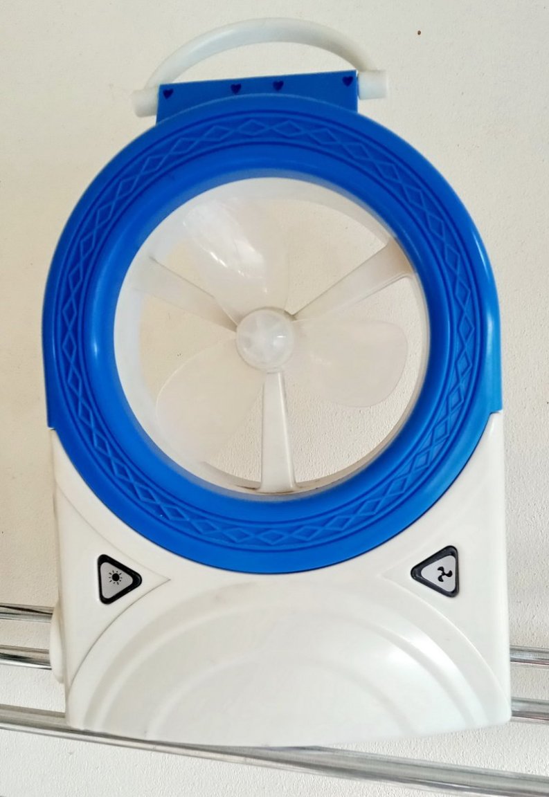 Light-Fan.thumb.jpg.b82d08452468f97543e6e98812ae478d.jpg