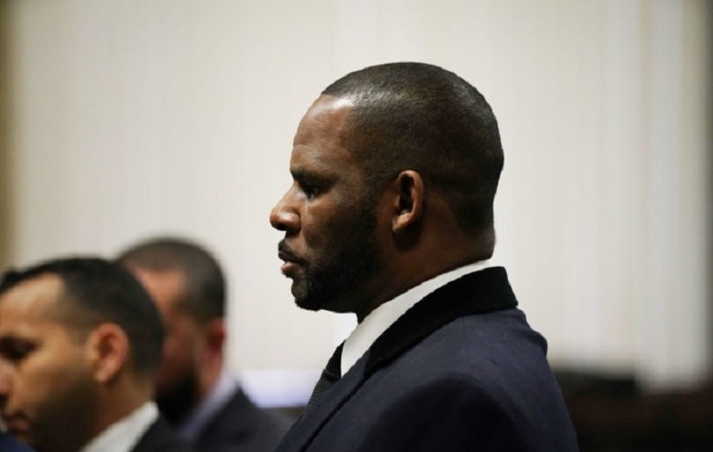 R-Kelly-696x442.jpg