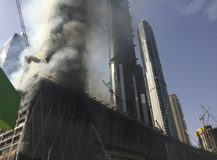 burj-khalifa-fire-1491118105.jpg.3a55f42251e3765bc2c7ce61e3c98df9.jpg