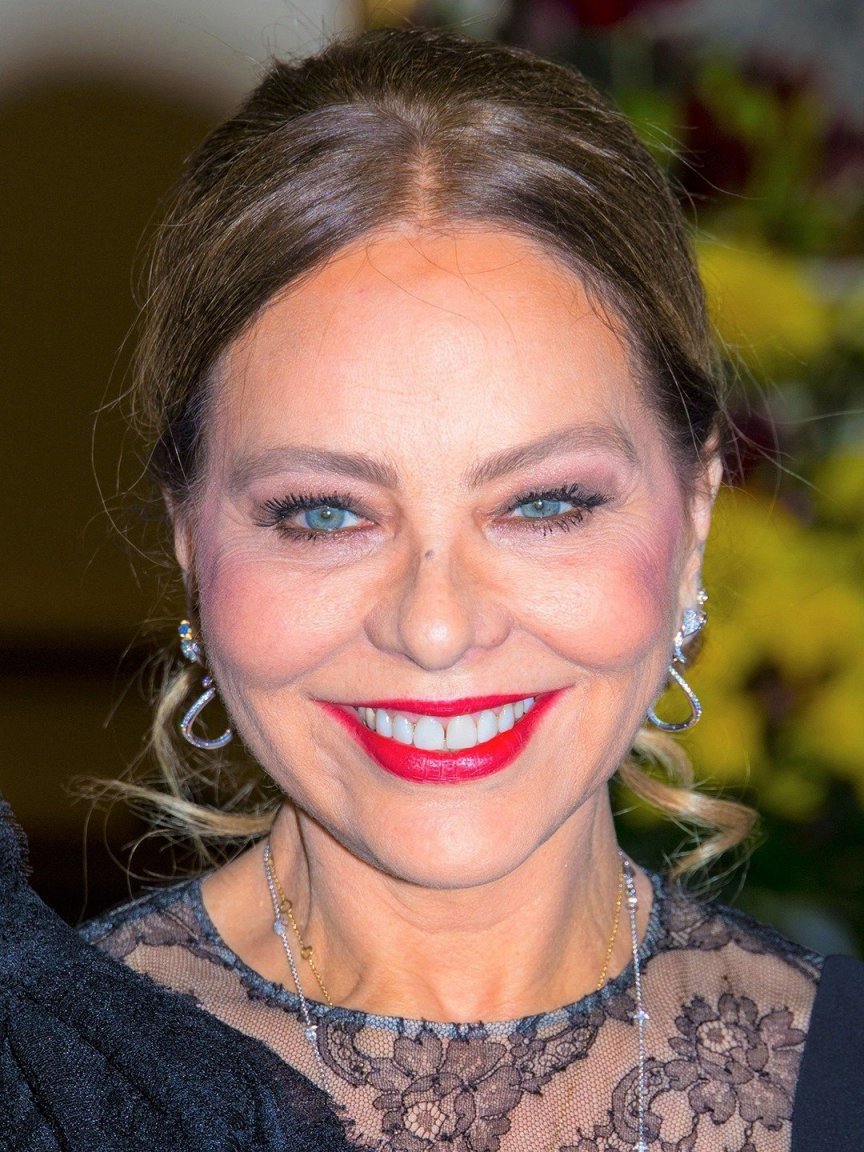 1122120281_OrnellaMuti.thumb.jpg.0d29f571e6d73c47b56c8e2e767ae33c.jpg
