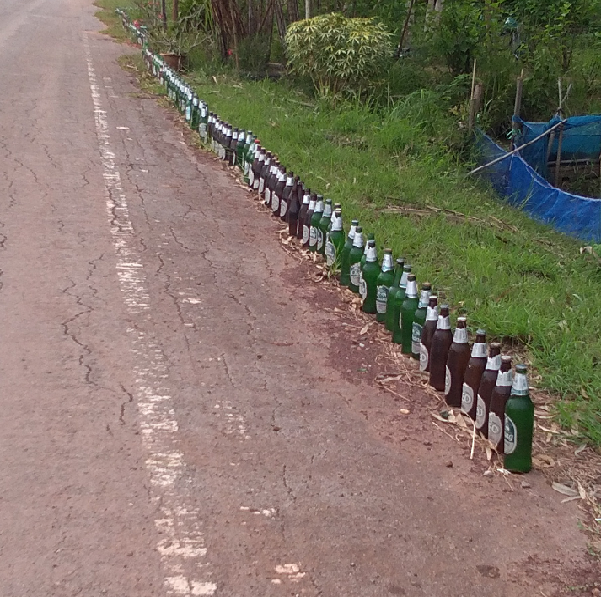 1896022634_emptybeerbottles01.png.cb079052f12b1359978be9abab2664b4.png