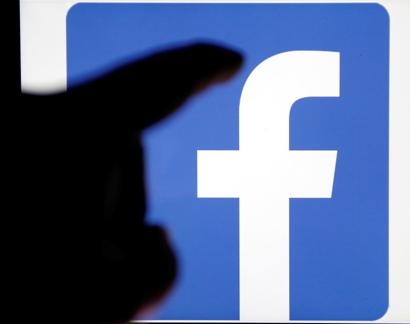 2020-09-01T030414Z_1_LYNXMPEG801UR_RTROPTP_4_FACEBOOK-ADVERTISING-APPLE.JPG