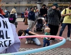 2020-09-05T165522Z_1_LYNXMPEG840JF_RTROPTP_4_CLIMATE-CHANGE-BRITAIN-PROTESTS.JPG.1c356754e54c9407a1c14cdb162bd277.JPG.88a5613c0f8c4d4d2f91908bf8ac25d6.JPG