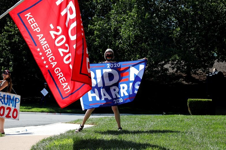 2020-09-09T095326Z_1_LYNXMPEG880R4_RTROPTP_4_USA-ELECTION-POLL.JPG