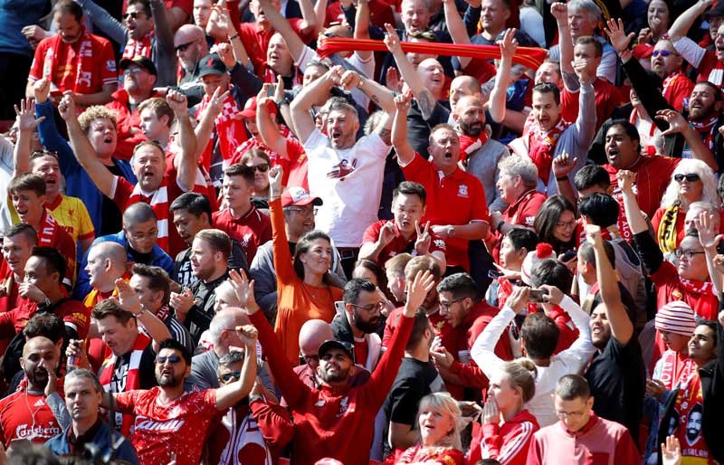 2020-09-09T173646Z_1_LYNXMPEG881O4_RTROPTP_4_SOCCER-ENGLAND-FANS.JPG
