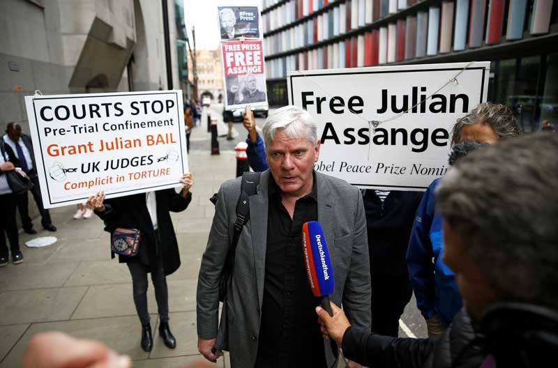 2020-09-16T123923Z_1_LYNXMPEG8F19M_RTROPTP_4_BRITAIN-ASSANGE.JPG