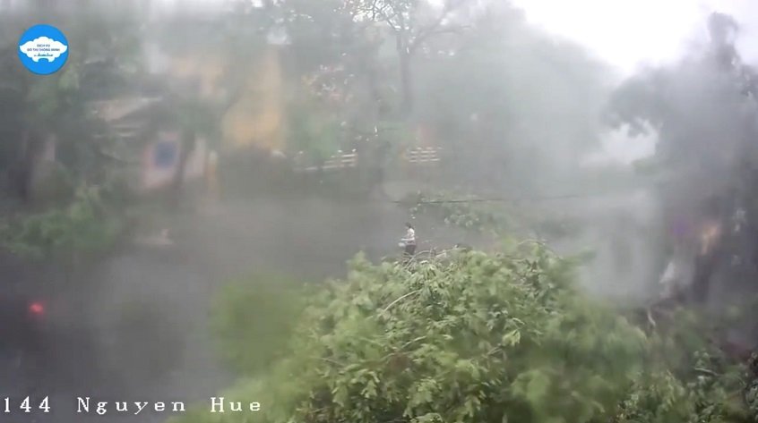 2020-09-18T072300Z_1_LYNXMPEG8H0H0_RTROPTP_4_ASIA-STORM-VIETNAM.JPG