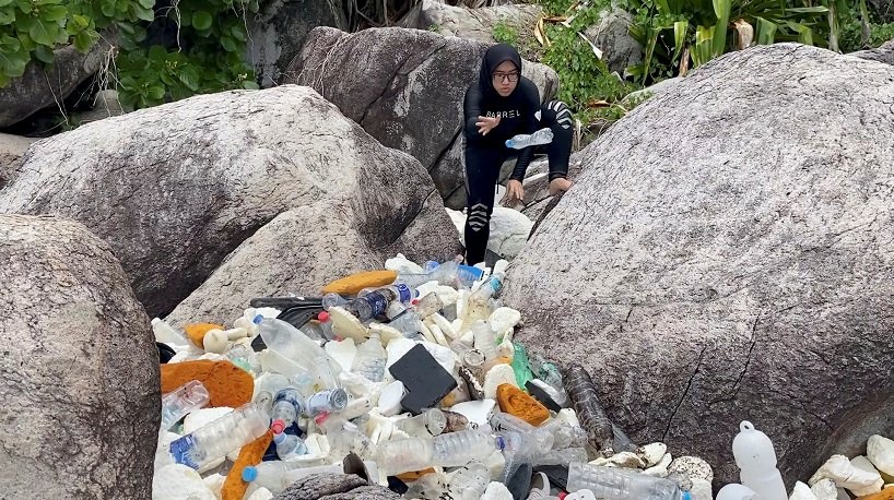 2020-09-18T080335Z_2_LYNXMPEG8H0BF_RTROPTP_4_MALAYSIA-ENVIRONMENT-PLASTIC.JPG