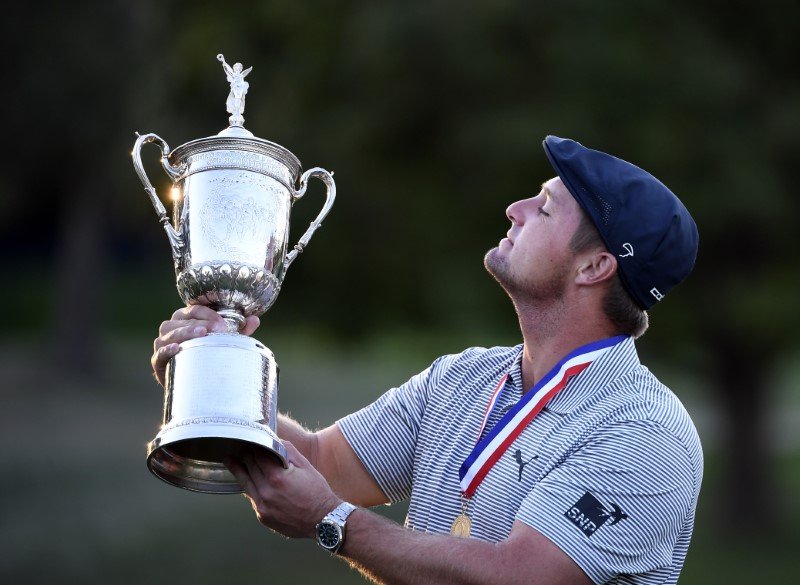 2020-09-21T211130Z_1_LYNXNPEG8K1YY_RTROPTP_3_GOLF.JPG