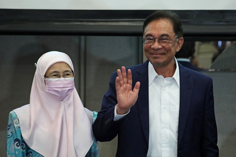 2020-09-23T050522Z_2_LYNXNPEG8M0BR_RTROPTP_4_MALAYSIA-POLITICS.JPG