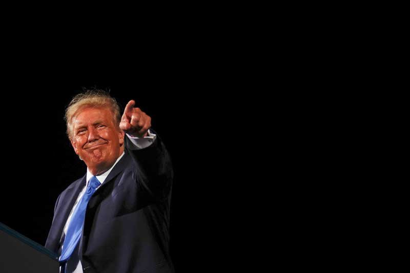 2020-09-25T032834Z_1_LYNXNPEG8O04Q_RTROPTP_4_USA-ELECTION-TRUMP.JPG