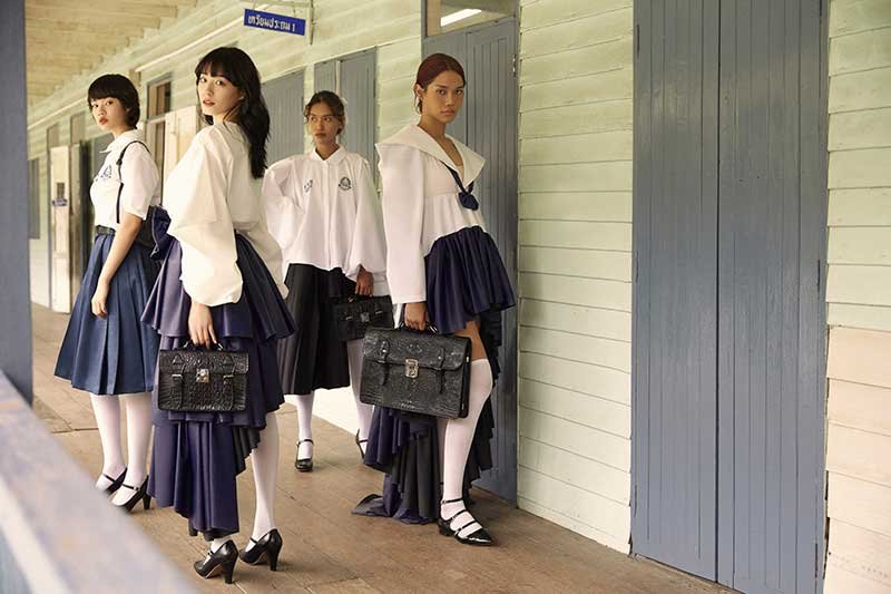 2020-09-29T020826Z_1_LYNXMPEG8S046_RTROPTP_4_THAILAND-FASHION-SCHOOL-UNIFORM.JPG