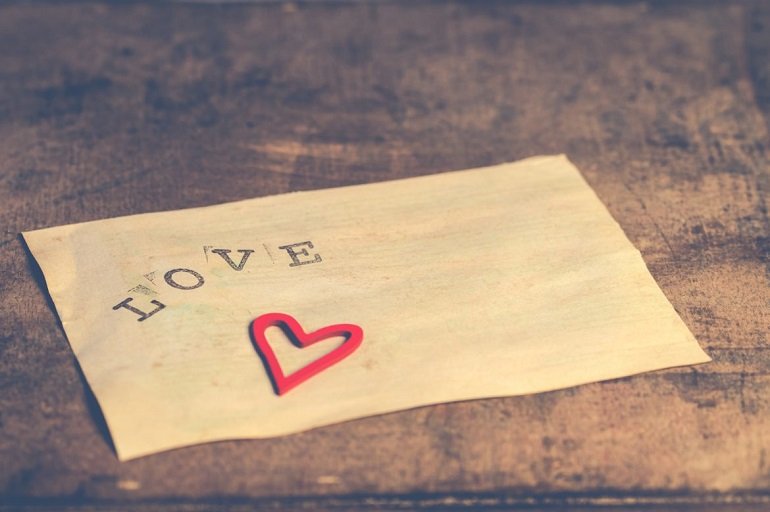 white-paper-printed-with-love-810035-1170x779.jpg