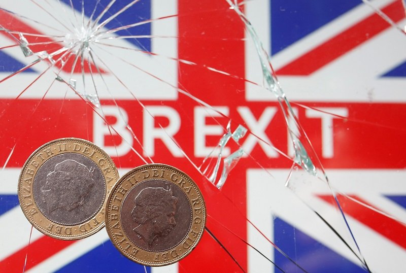 2020-10-03T150333Z_2_LYNXMPEG920HZ_RTROPTP_4_BRITAIN-EU-STERLING.JPG