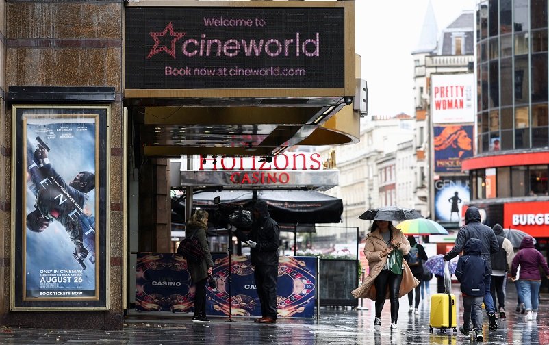 2020-10-05T063322Z_1_LYNXMPEG940FM_RTROPTP_4_HEALTH-CORONAVIRUS-CINEWORLD-GRP.JPG