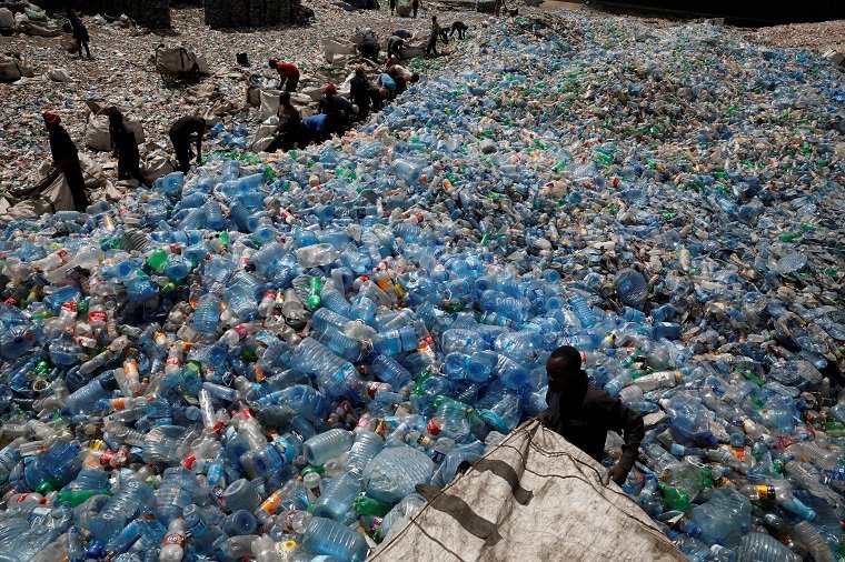 2020-10-05T111315Z_1_LYNXMPEG940YX_RTROPTP_4_HEALTH-CORONAVIRUS-PLASTIC-RECYCLING.JPG