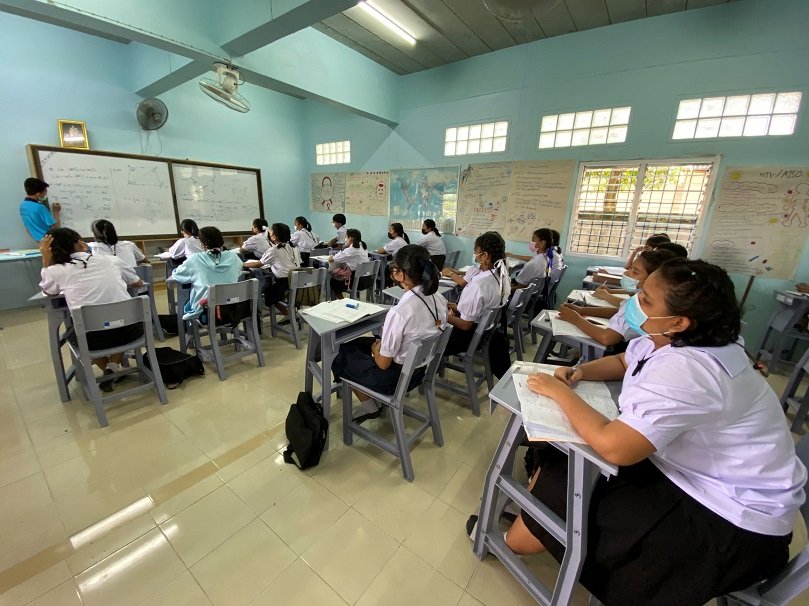 2020-10-07T090712Z_1_LYNXMPEG960UU_RTROPTP_4_UK-THAILAND-WORKERS-EDUCATION.JPG