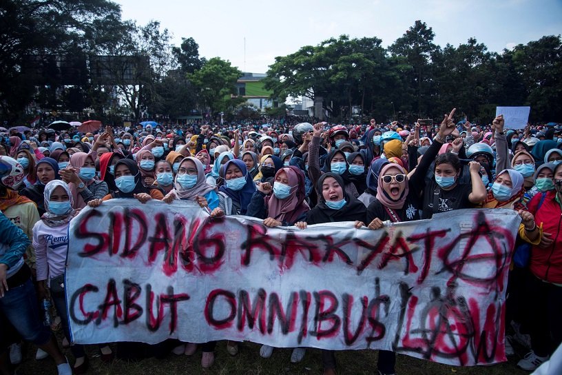 2020-10-07T092621Z_1_LYNXMPEG960VN_RTROPTP_4_INDONESIA-ECONOMY-PROTESTS.JPG