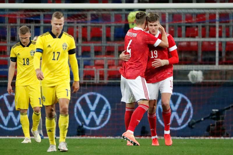 2020-10-08T183513Z_1_LYNXMPEG9721Y_RTROPTP_4_SOCCER-FRIENDLY-RUS-SWE-REPORT.JPG