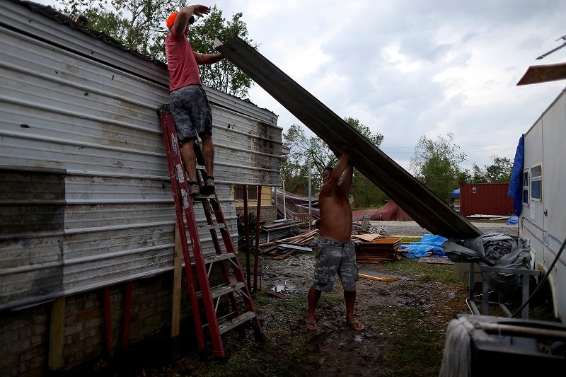 2020-10-09T171808Z_2_LYNXMPEG980SC_RTROPTP_4_STORM-DELTA.JPG