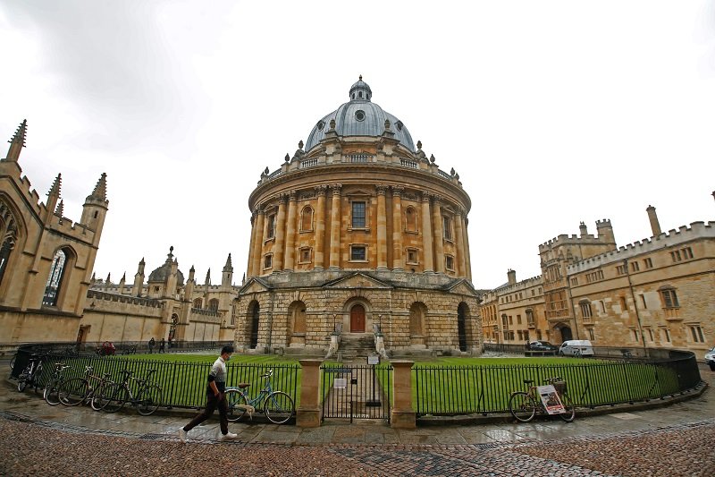 2020-10-15T094234Z_3_LYNXMPEG9E0NN_RTROPTP_4_HEALTH-CORONAVIRUS-BRITAIN-UNIVERSITIES.JPG