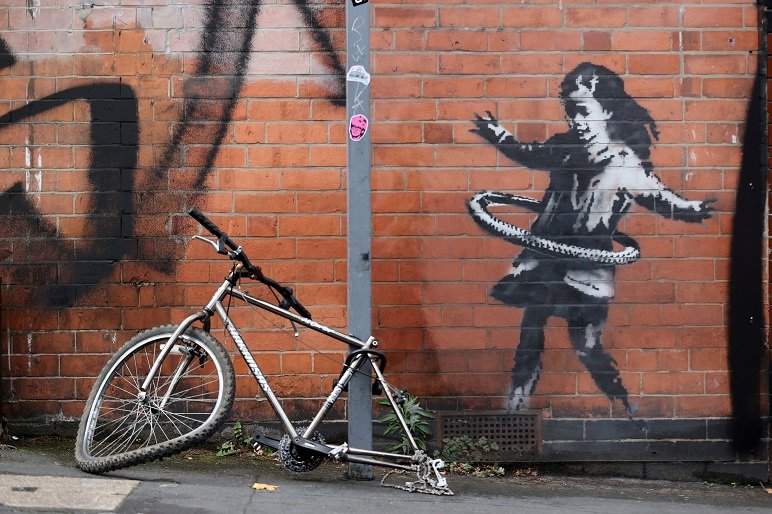 2020-10-17T180843Z_2_LYNXMPEG9G0E0_RTROPTP_4_BRITAIN-ART-BANKSY.JPG