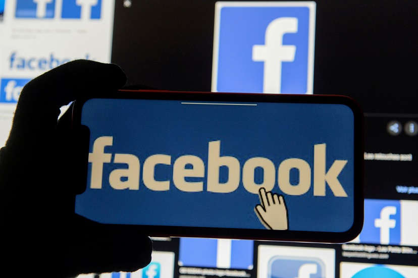 2020-10-22T015621Z_1_LYNXMPEG9L02T_RTROPTP_4_USA-ELECTION-FACEBOOK-SCAMMERS.JPG