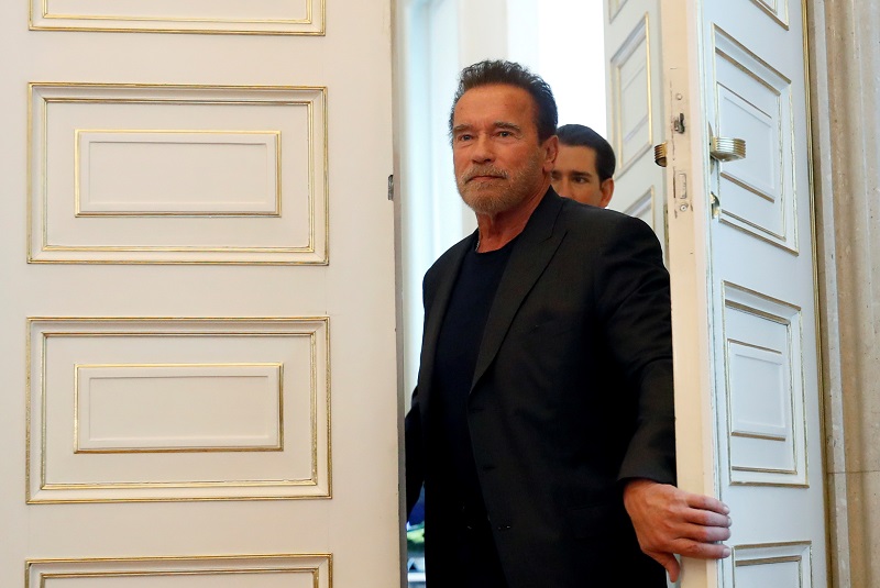 2020-10-24T031824Z_1_LYNXMPEG9N02G_RTROPTP_4_PEOPLE-SCHWARZENEGGER.JPG