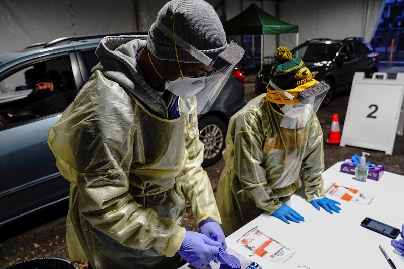 2020-10-24T035344Z_1_LYNXMPEG9N03C_RTROPTP_4_HEALTH-CORONAVIRUS-USA.JPG