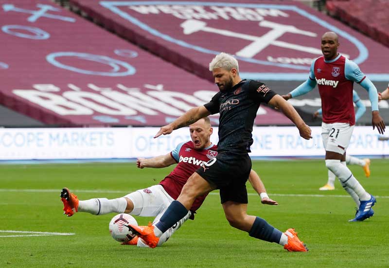 2020-10-26T203423Z_1_LYNXMPEG9P1M6_RTROPTP_4_SOCCER-ENGLAND-WHU-MCI-REPORT.JPG