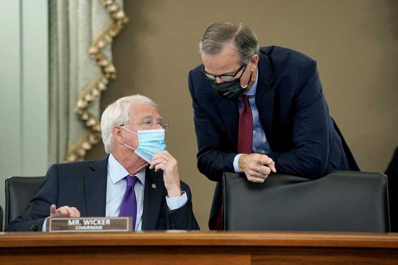 2020-10-29T020210Z_1_LYNXMPEG9S04C_RTROPTP_4_USA-TECH-SENATE.JPG