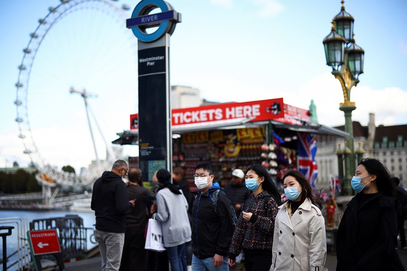 2020-10-29T075447Z_1_LYNXMPEG9S0KI_RTROPTP_4_HEALTH-CORONAVIRUS-BRITAIN.JPG