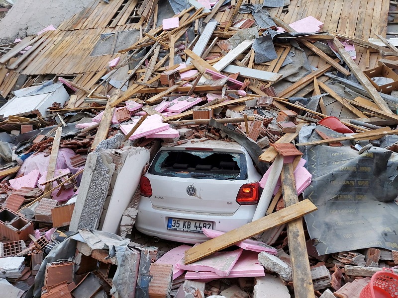 2020-10-30T183145Z_1_LYNXMPEG9T1PE_RTROPTP_4_TURKEY-QUAKE.JPG
