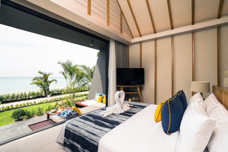 KC12_-Paradise-Beachfront-Villa-Seaside_1.jpg