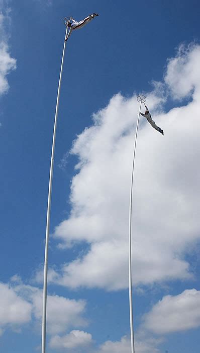 1115562167_swayingpoleact.jpg.407bfdfd92064fcc1bf604238405b7e5.jpg