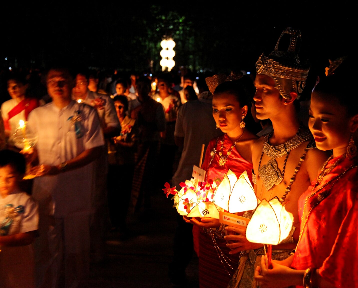 Candle-Lit  Ceremony at Yee Peng Sansai.jpg