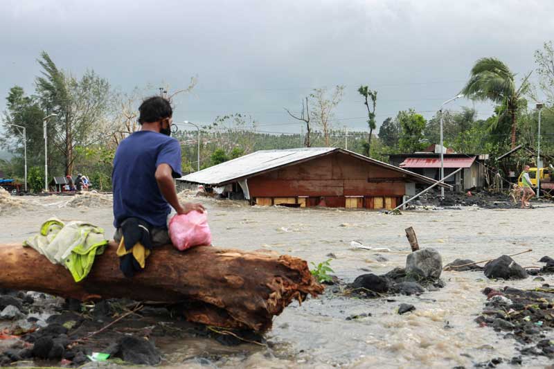 2020-11-01T104404Z_1_LYNXMPEGA00WR_RTROPTP_4_ASIA-STORM-PHILIPPINES.JPG