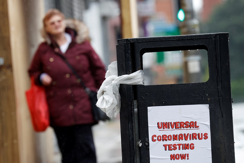 2020-11-03T000823Z_2_LYNXMPEGA2002_RTROPTP_4_HEALTH-CORONAVIRUS-BRITAIN-TESTING.JPG