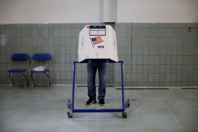 2020-11-04T020827Z_2_LYNXMPEGA21EF_RTROPTP_4_USA-ELECTION-NEW-YORK.JPG
