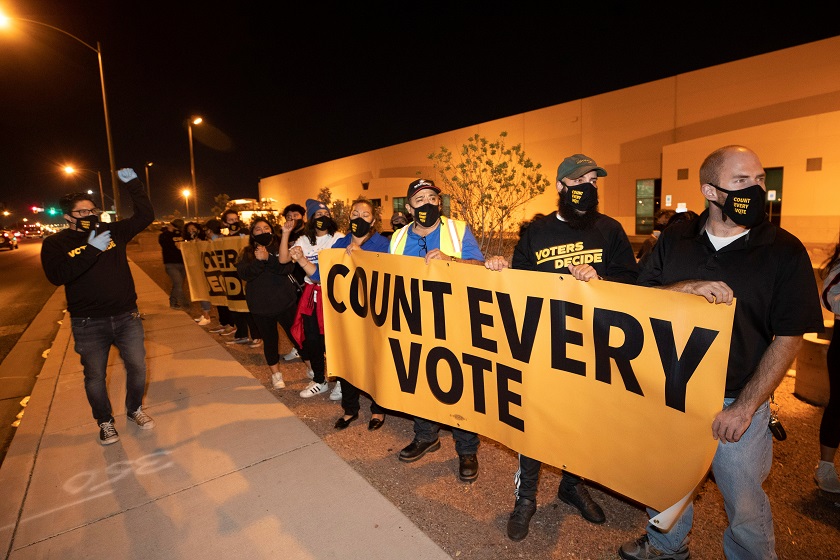 2020-11-05T082852Z_1_LYNXMPEGA40KY_RTROPTP_4_USA-ELECTION-NEVADA.JPG