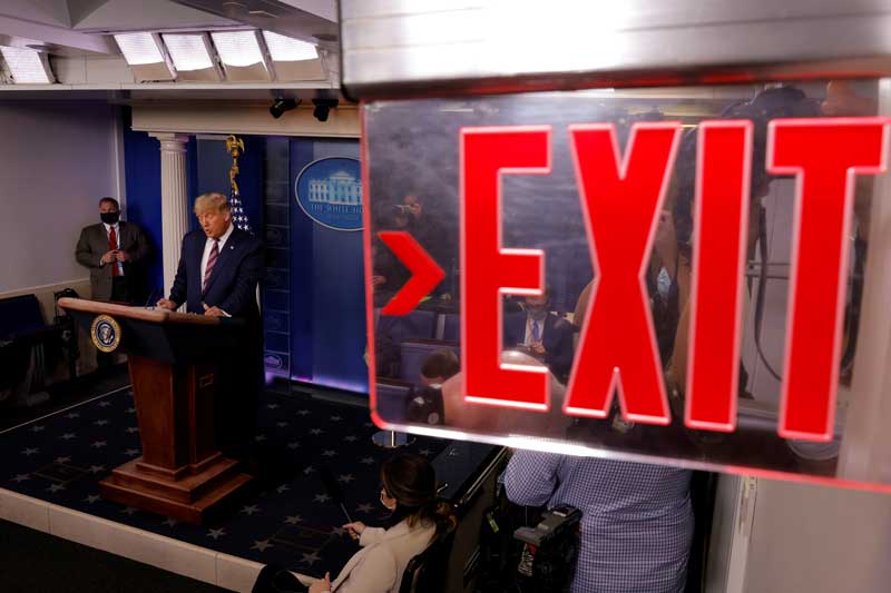 2020-11-06T033344Z_2_LYNXMPEGA509O_RTROPTP_4_USA-ELECTION-TRUMP.JPG