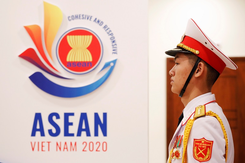 2020-11-12T041513Z_1_LYNXMPEGAB08V_RTROPTP_4_ASEAN-SUMMIT.JPG