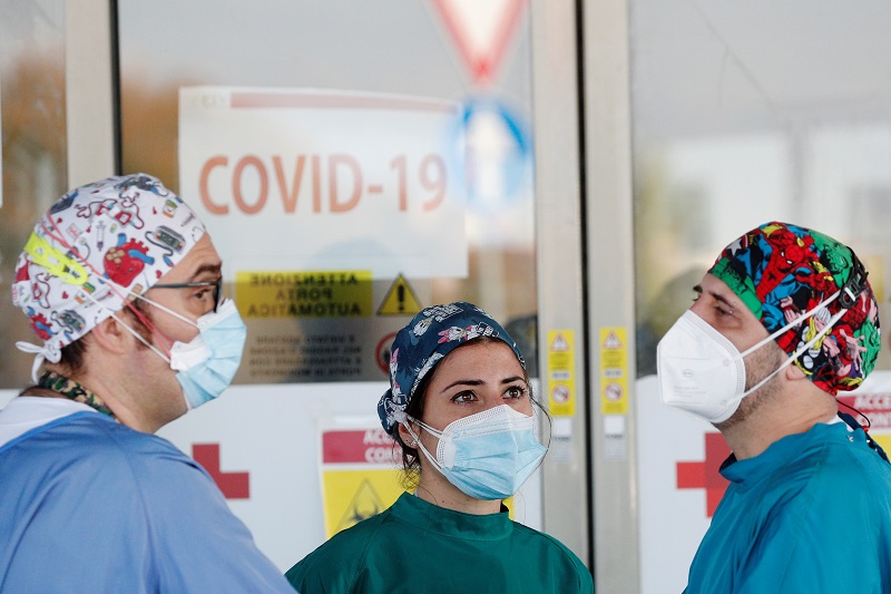 2020-11-13T193626Z_2_LYNXMPEGAC1FO_RTROPTP_4_HEALTH-CORONAVIRUS-ITALY.JPG