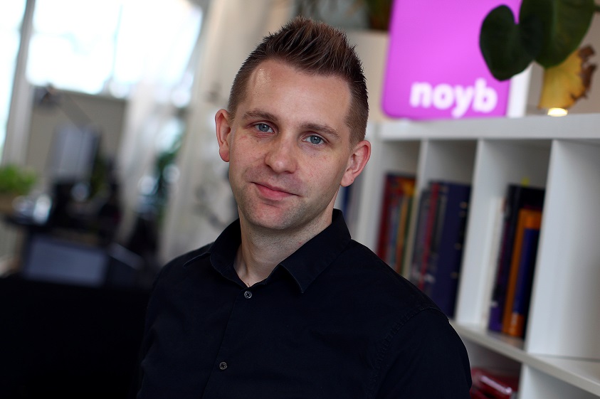 2020-11-16T060754Z_1_LYNXMPEGAF09W_RTROPTP_4_FACEBOOK-PRIVACY-EU-SCHREMS.JPG